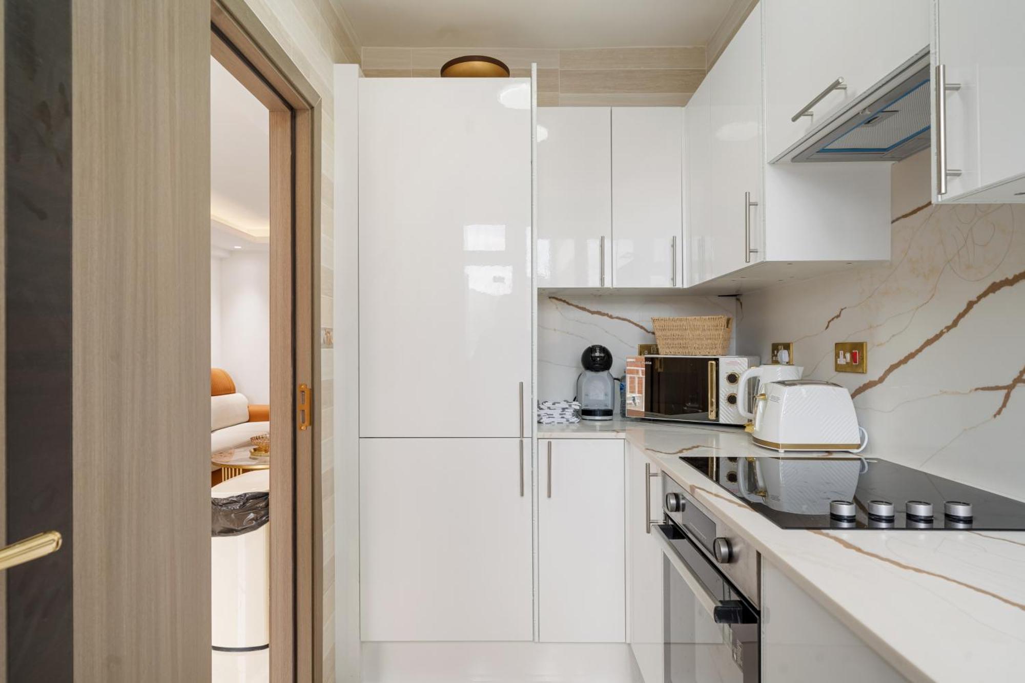 Elegant 2 Bedroom Mayfair Unmatched Luxury H7 *