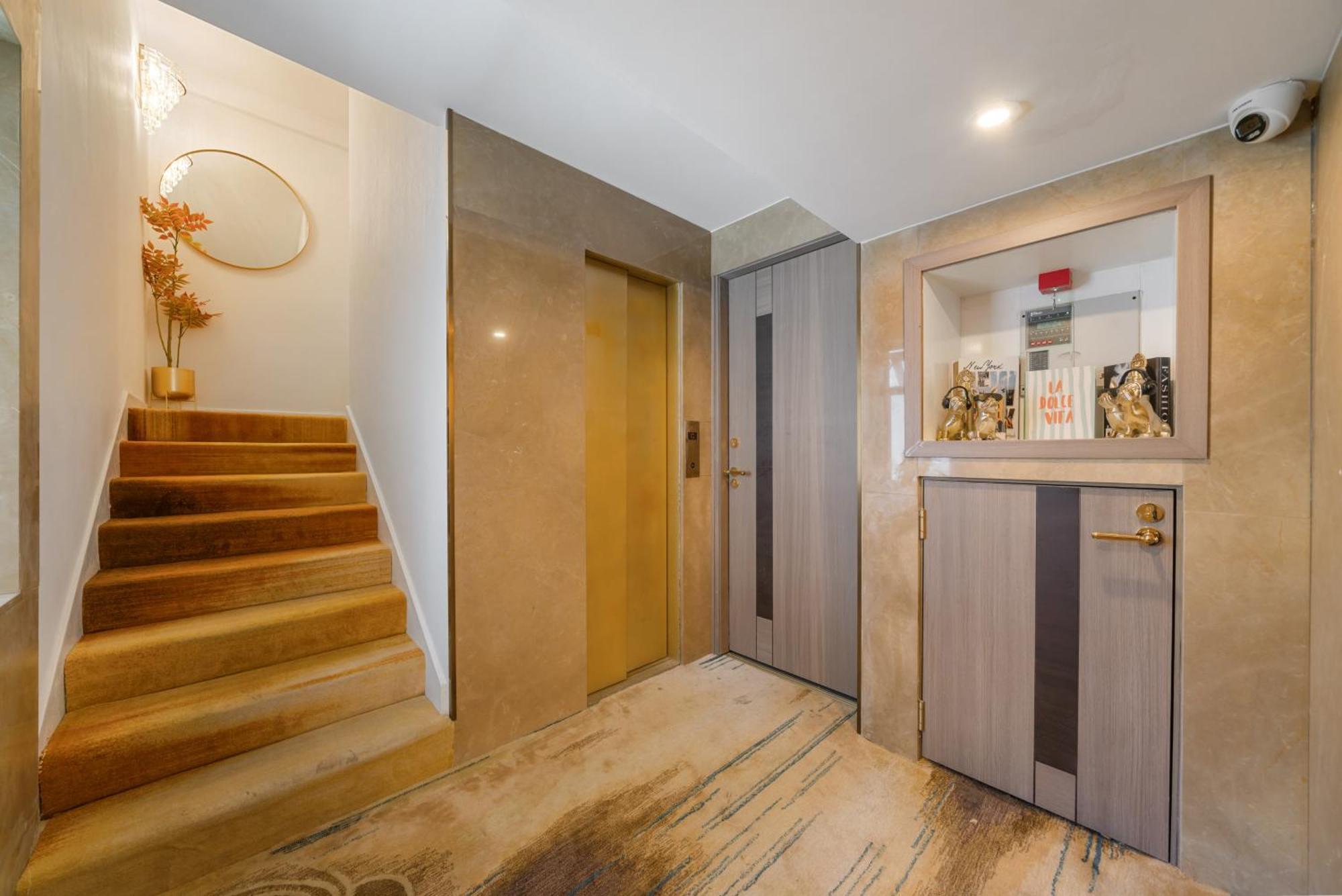 Elegant 2 Bedroom Mayfair Unmatched Luxury H7