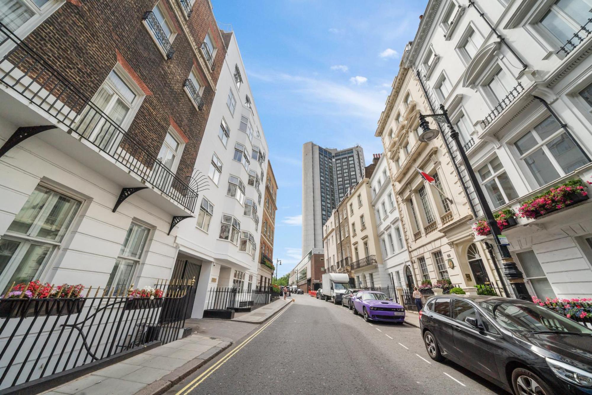 Elegant 2 Bedroom Mayfair Unmatched Luxury H7 *